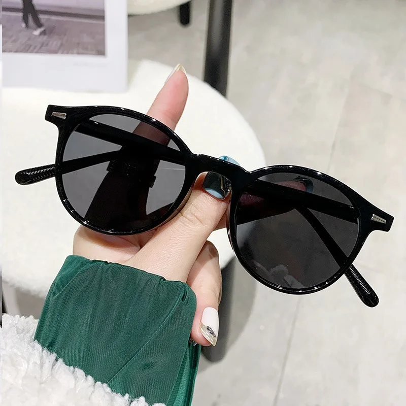 Marque de mode Vintage lunettes de soleil rondes 2025 femmes de luxe concepteur petites lunettes de soleil pour hommes conduite femme nuances lunettes UV400