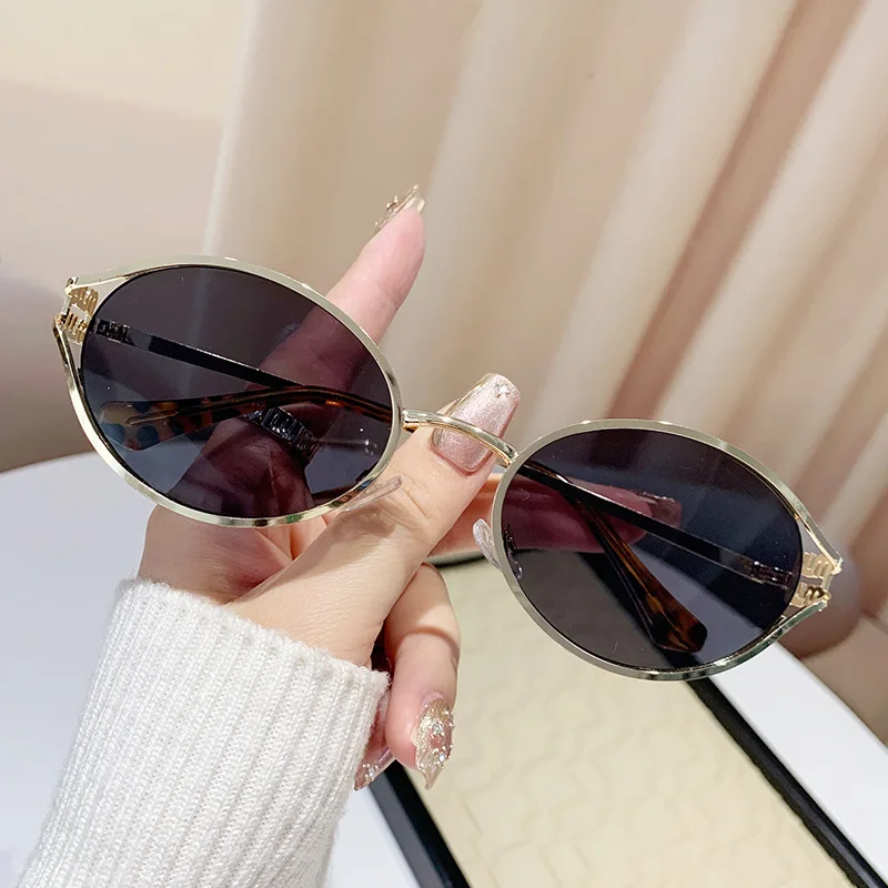 Vintage petites lunettes de soleil en alliage ovale femmes nouvelle marque de mode élégant sexy lunettes de soleil dames à la mode conduite dégradé nuances uv400