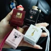 parfum parfum de voiture, un parfum de voiture utilisé pour les accessoires d'intérieur de voiture, un désodorisant de voiture à long terme, garde charmante et fraîche