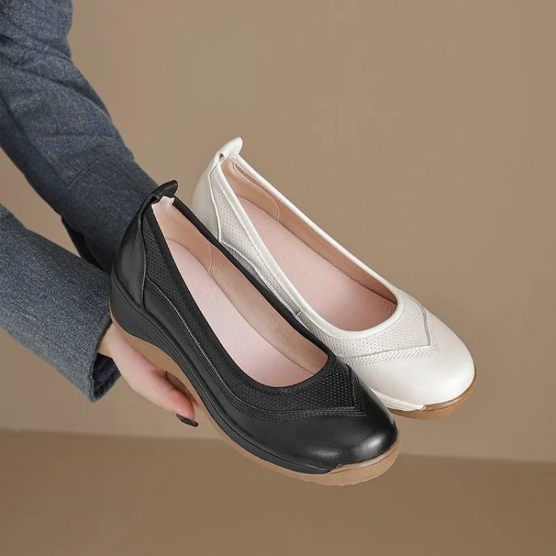 Chaussures plates compensées à enfiler pour femmes – Chaussures décontractées minimalistes avec semelle rembourrée et design stable à talons bas pour un confort quotidien