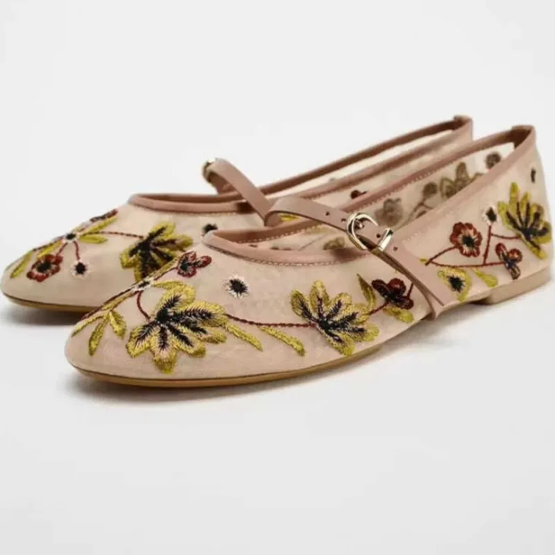 Ballerines en maille respirante pour femmes, chaussures de luxe de styliste à fleurs brodées, Mary Jane, légères et confortables, à talons bas, pour l'été, nouvelle collection