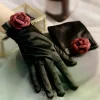 Gants en velours satiné noir avec caméllias, élastiques, doigt complet, gants de mariée élégants, courts, chauffe-mains, cadeau