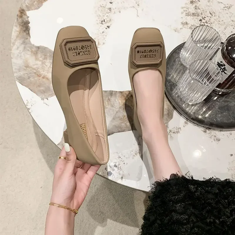 femme appartements talon bas élégant dernières chaussures décontractées pour les femmes 2025 tendance chaude offre à la mode chic point un sans lacet liquidation pas cher
