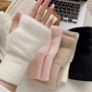 Gants demi-doigts à la mode adaptés aux femmes, doux et chauds, luxueux, couleur unie, tricotés en peluche, sans doigts, hiver