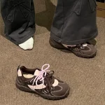 Chaussures de sport plates pour femmes, baskets basses à bout rond, semelle souple, antidérapantes, résistantes à l&rsquo;usure, simples, à la mode, nouvelle collection automne 2025