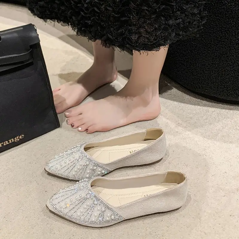 chaussures plates polyvalentes à la mode, chaussures simples pointues, perle d'eau, diamant, nouveau style nickel é, printemps et automne 2024
