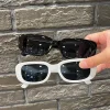 Classique rétro mode Anti-UV mode noir carré Vintage lunettes de soleil pour hommes femmes Chic oeil de chat cadre lunettes