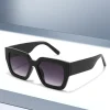 lunettes de soleil carrées à la mode, design classique simple, polyvalentes pour plusieurs scénarios