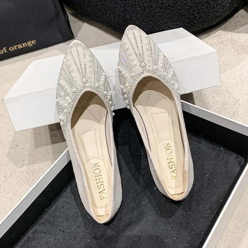 chaussures plates polyvalentes à la mode, chaussures simples pointues, perle d'eau, diamant, nouveau style nickel é, printemps et automne 2024