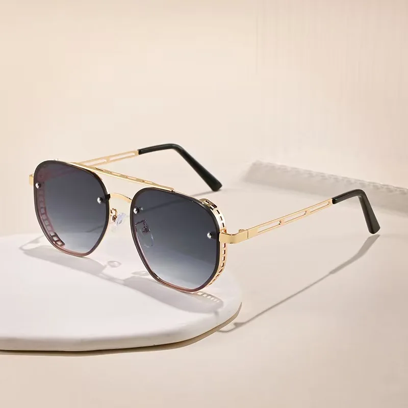 Hommes nouvelles lunettes de soleil de conduite Vintage Steampunk lunettes de soleil carrées cadre en métal avec charnières à ressort femmes oculaire UV400 lunettes