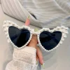 lunettes de soleil chics en fausses perles en forme de cœur pour femme – antireflet, parfaites pour les événements décontractés et les festivals de musique