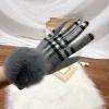 17 modèles élégants gants d'hiver pour femmes classique plaid fourrure de renard pompon écran tactile doublure en peluche gants épais cadeau féminin