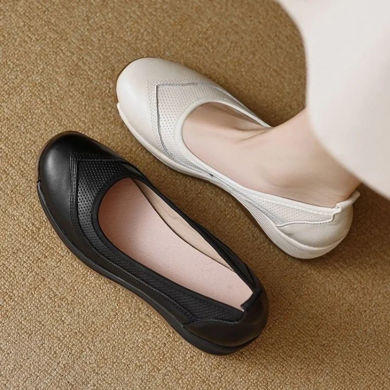 Chaussures plates compensées à enfiler pour femmes – Chaussures décontractées minimalistes avec semelle rembourrée et design stable à talons bas pour un confort quotidien