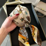 Foulards en soie pour femmes, foulard carré de luxe en soie à carreaux pour filles, bandeau en satin pour le cou et les cheveux, foulard doux pour le travail, hijab