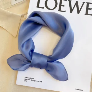 Foulards de mode bleus pour femmes châle solide soie Satin Hijab écharpe femme 70*70 cm marque de luxe châles carrés écharpes pour dames