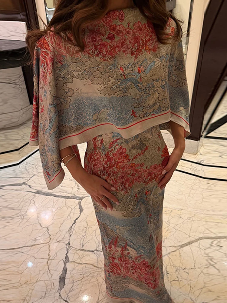 Robe longue moulante florale pour femme avec cape châle intégrée, élégante et tendance pour le bureau, collection été-automne 2026