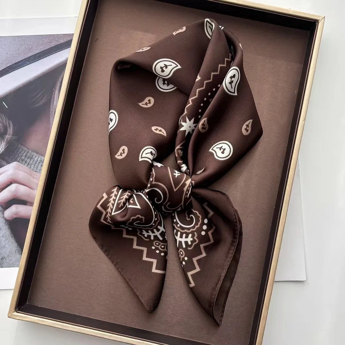 Écharpe carrée imprimée Paisley pour femmes, élégante, imitation soie, bandana, hijab rétro, foulard de luxe, châle
