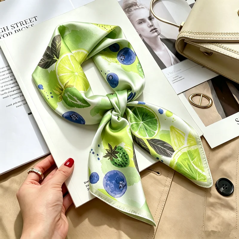 Écharpe carrée de luxe pour femmes, foulard en soie satinée douce à imprimé floral, bandanas, hijab, foulard élégant, châle