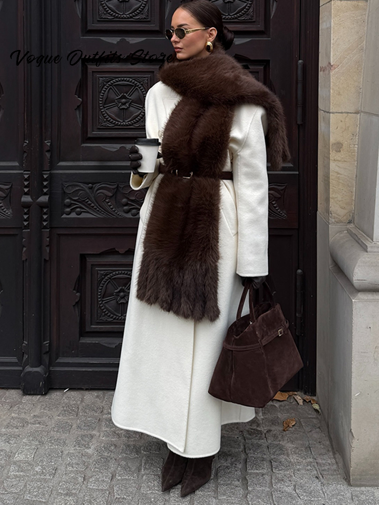 Écharpe longue élégante de luxe en fausse fourrure à pompons pour femme, unie, chaude, polyvalente, chic, en fourrure, collection automne-hiver 2026, foulard de rue pour femme