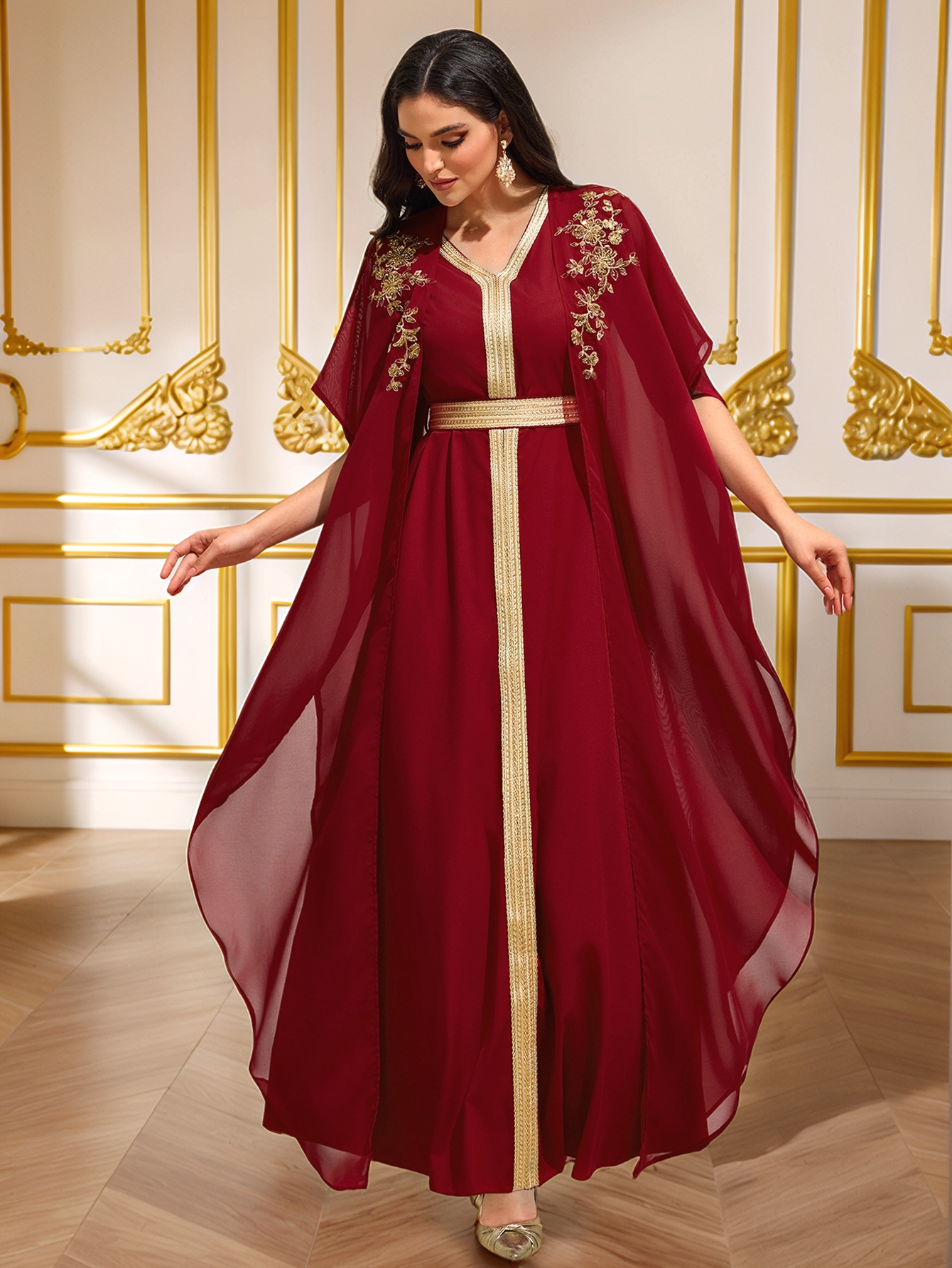 Abaya de luxe bordeaux brodée or, style arabe, à manches cape, ouverte sur le devant, robe de soirée/banquet