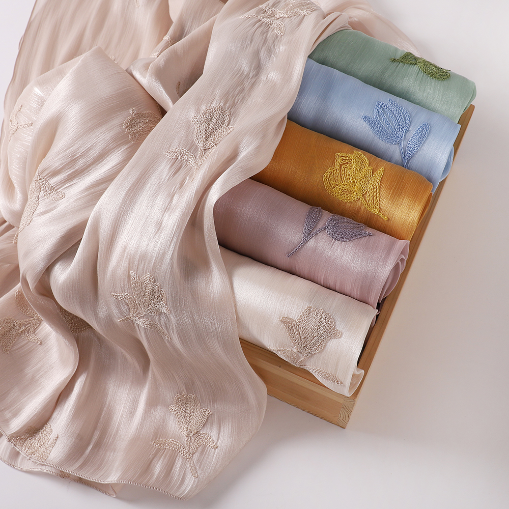 Hijab élégant à broderie florale, foulard islamique tendance pour femmes, hijab scintillant, léger, en tissu froissé uni