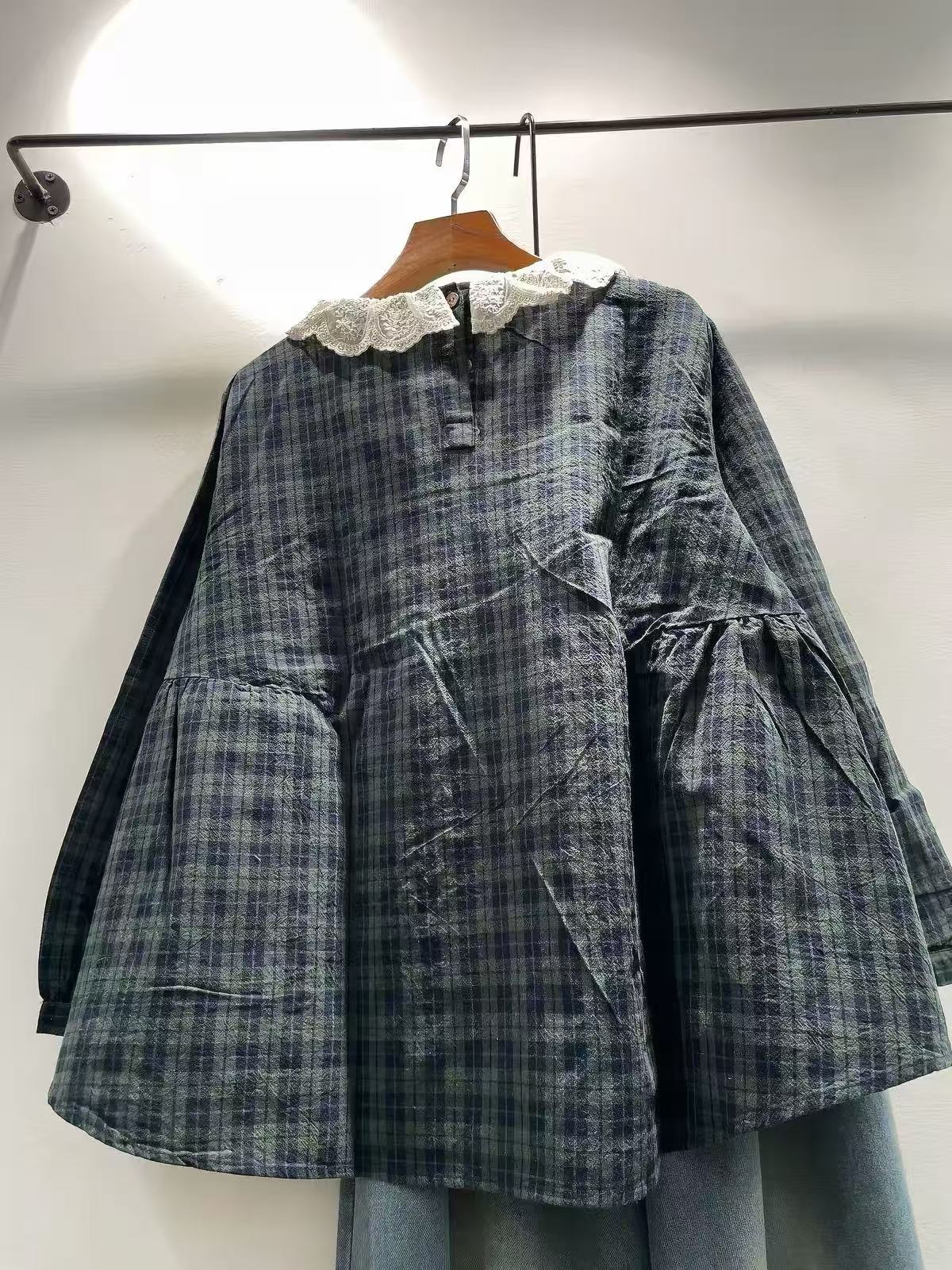 2027 Vêtements vintage japonais, style Mori Kei, 100 % coton, chemisiers à carreaux verts foncés, hauts à manches longues, chemises à carreaux pour femmes