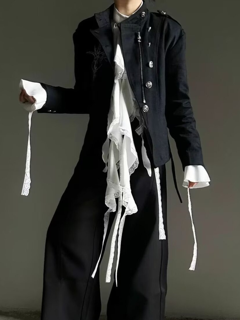 Chemise à col montant avec bordure en dentelle et volants, style gothique rétro tendance printemps-été, manches évasées à franges blanches, chemises pour hommes
