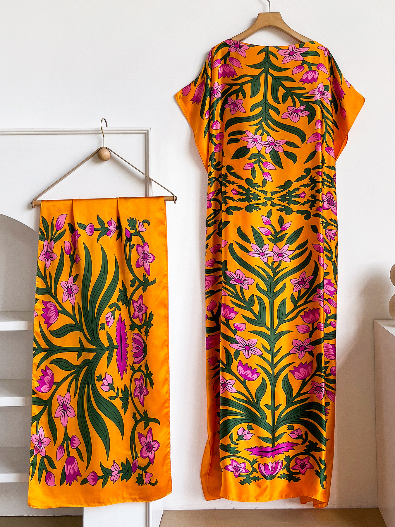 Robe Abaya Kaftan à imprimé floral bohème avec écharpe, robe maxi ample à manches chauve-souris pour femmes musulmanes, tenue de plage et de vacances