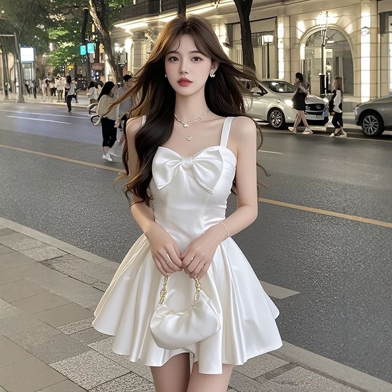 Robe française à bretelles avec nœud blanc pour femmes, nouvelle taille en Satin pur et Sexy, printemps et été