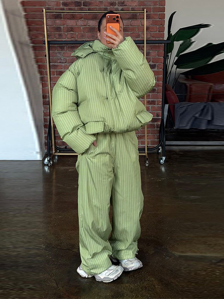 Veste courte Chic à manches longues avec fermeture éclair et poche pour femme, manteau matelassé à capuche en fausse fourrure, à la mode, nouvelle collection hiver 2025