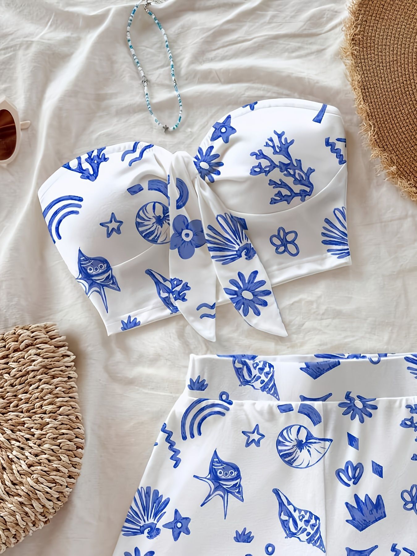 Ensemble deux pièces pour femmes, style décontracté de plage et de vacances, comprenant un haut à torsion sur le devant et un short.