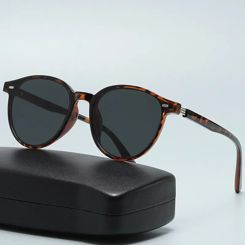 Lunettes de soleil rondes pour femmes, marque tendance, lunettes décontractées pour femmes, lunettes de soleil vintage pour hommes, lunettes de protection solaire pour l'extérieur, UV400, Oculos De Sol ﻿