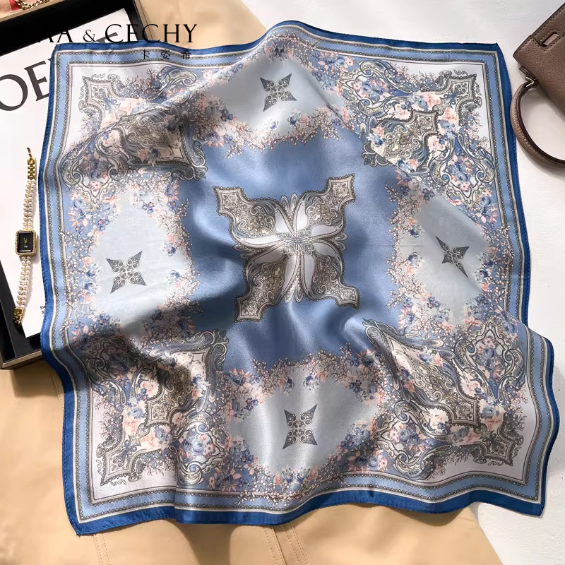 Foulard carré en soie de mûrier 100% motif floral baroque 50cm bleu, bandana de cou pour femme, accessoire de luxe pour sac, coiffure et bureau