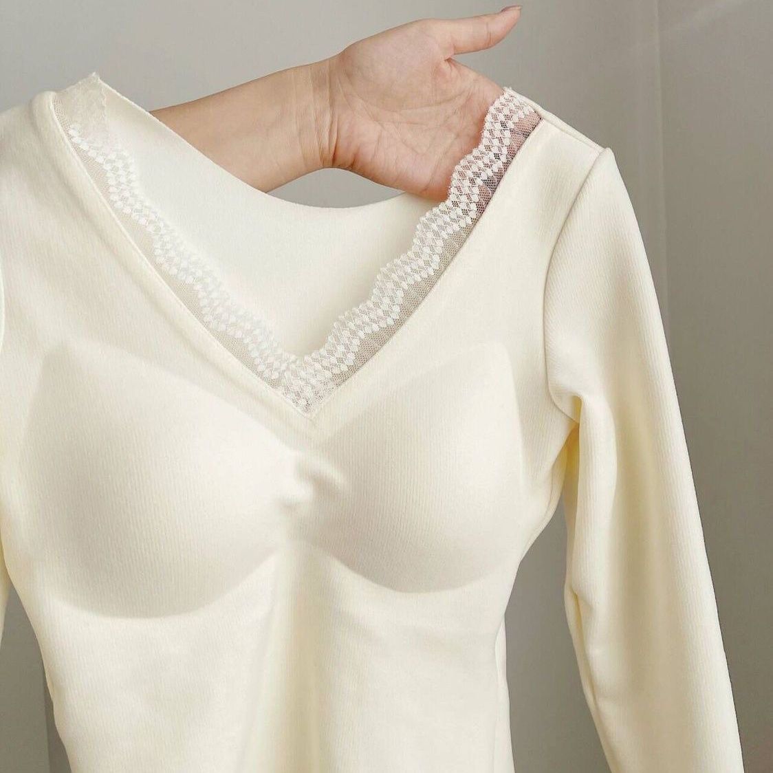 Haut basique en dentelle avec soutien-gorge rembourré pour femmes, col en V, polaire chaude, t-shirt à manches longues, abricot blanc, chemisier décontracté, sous-vêtements