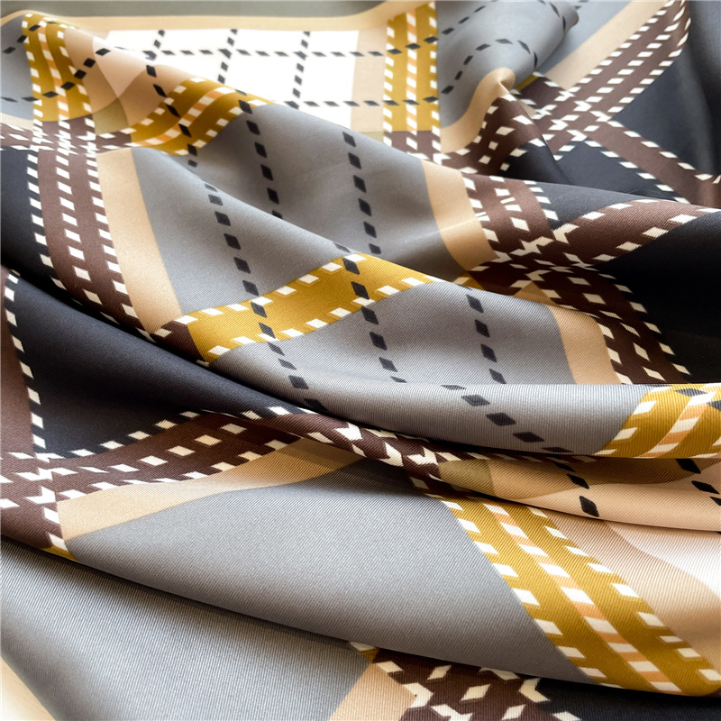 Nouveau foulard carré en soie sergé imprimé pour l'été, petit foulard en soie de luxe pour femme, châle décoratif de protection solaire 90 cm