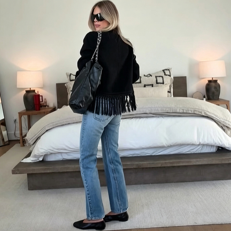 Veste noire pour femme, design élégant avec boutons noués, col rond, ourlet à franges, veste courte, nouvelle collection automne, chic pour le travail, le bureau et les soirées.