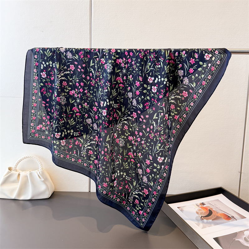 Foulard carré imprimé floral pour femmes, écharpes en soie, châle de plage élégant, bandanas, hijab de luxe, foulard pour le cou et les cheveux, 70x70cm