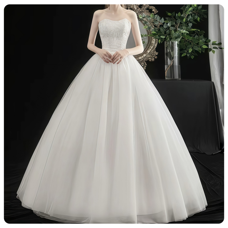 Robe de mariée coréenne pour femme, style simple, avec bustier en dentelle, coupe ajustée et jupe bouffante sans jupon.