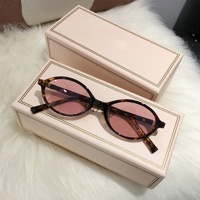 Lunettes de soleil ovales à la mode pour femmes, marque de styliste des années 90, monture en écaille de tortue, rondes marron, nuances Vintage, UV400