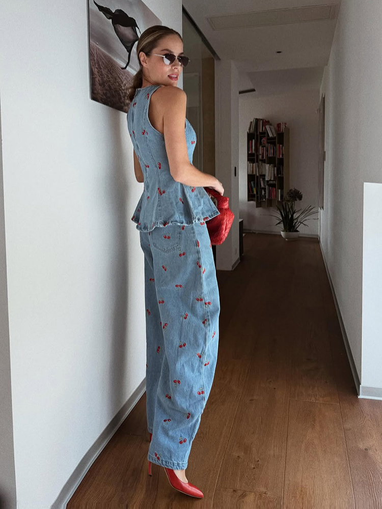Ensemble deux pièces en jean imprimé sans manches pour femme : haut court élégant à col rond et pantalon long – Tenue de rue tendance 2026