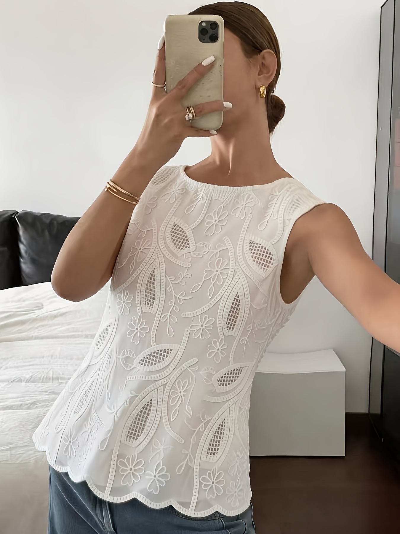 Chemisier élégant pour femme, nouvelle collection printemps-été, blanc, brodé de fleurs, col rond, sans manches, coupe ample, ourlet en dentelle