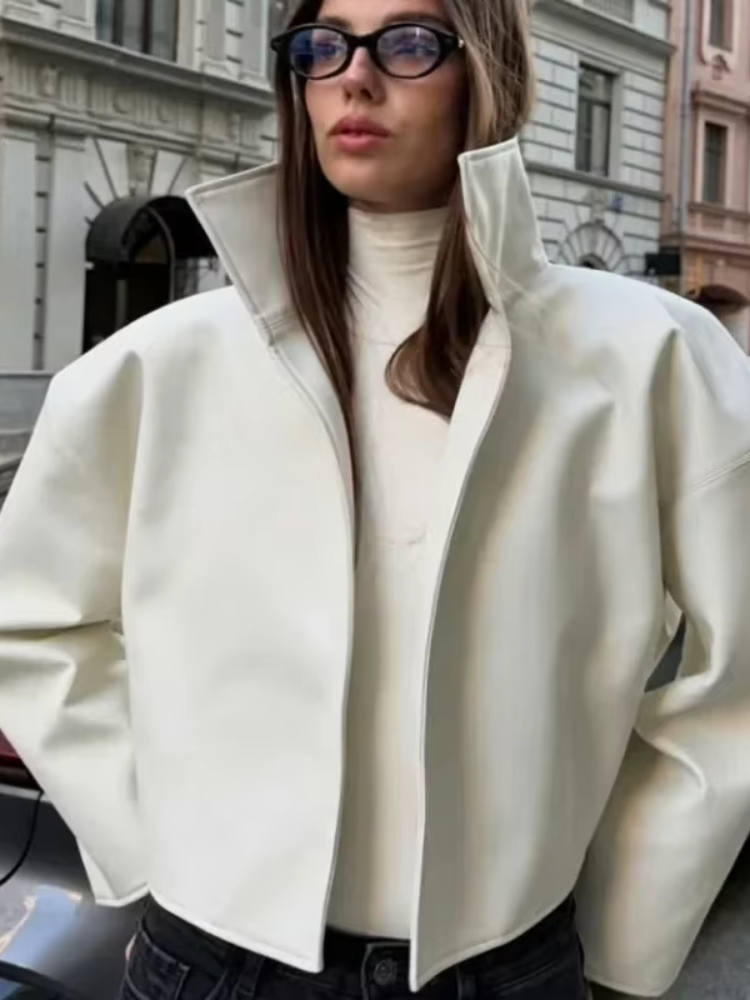 Veste courte décontractée en similicuir blanc à col montant et épaules tombantes pour femme, style coréen, collection 2026, tenue quotidienne