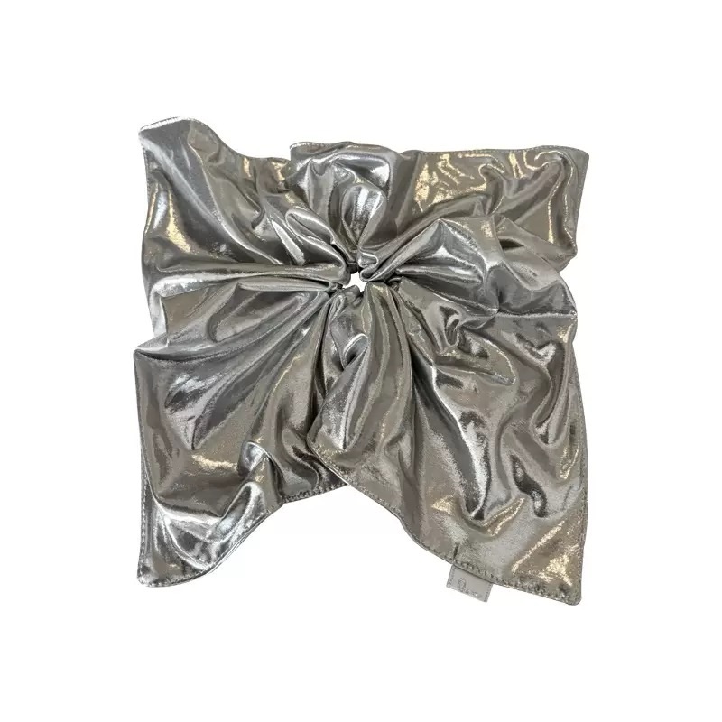 Accessoires de cheveux élastiques à haute bande de cheveux d'écharpe carrée en cuir argenté pour les femmes