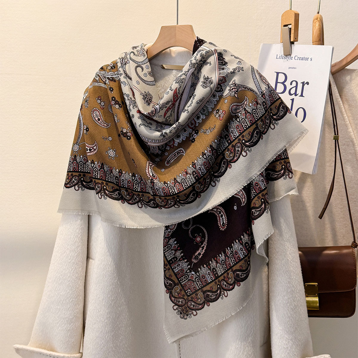 Écharpes de plage 130*130cm, grand châle pour femmes, écharpe carrée imprimée paisley de luxe, écharpes respirantes d'été, bandanas, hijab élégant