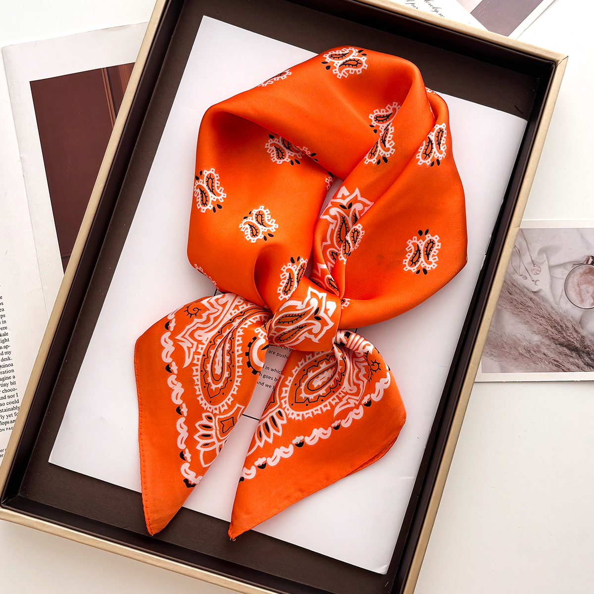 Écharpe rétro à motif cachemire pour femme, foulards carrés en soie satinée, mouchoir pour cheveux, bandana pour la tête, petit foulard de cou, hijab, châles pour femme