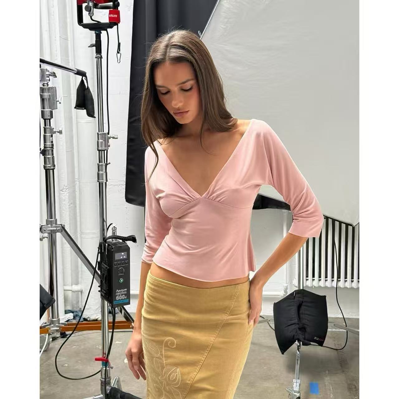 Haut pour femme avec col en V, manches mi-longues, cintré à la taille, ajusté, amincissant, basique et polyvalent, nouveau style français Jean