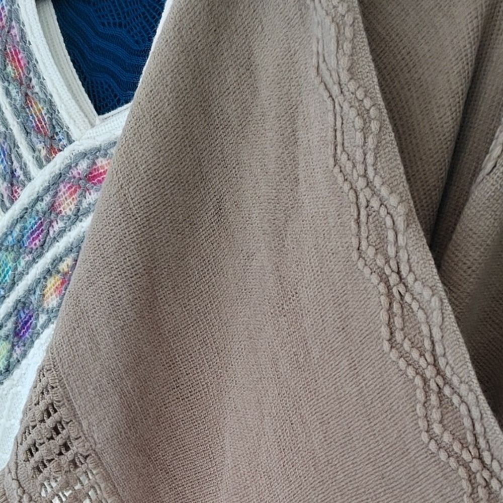 Châle bohème à capuche Everak pour dames, cape à pampilles, écharpe enveloppante à rayures obliques, manteau chaud, luxe et élégant, hiver