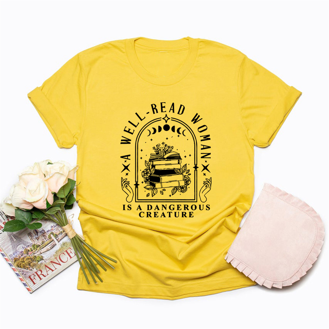 Une femme bien lu est une créature dangereuse t-shirts Bookish Merch T-Shirt femmes t-shirts Vintage graphique t-shirts livres amoureux cadeaux