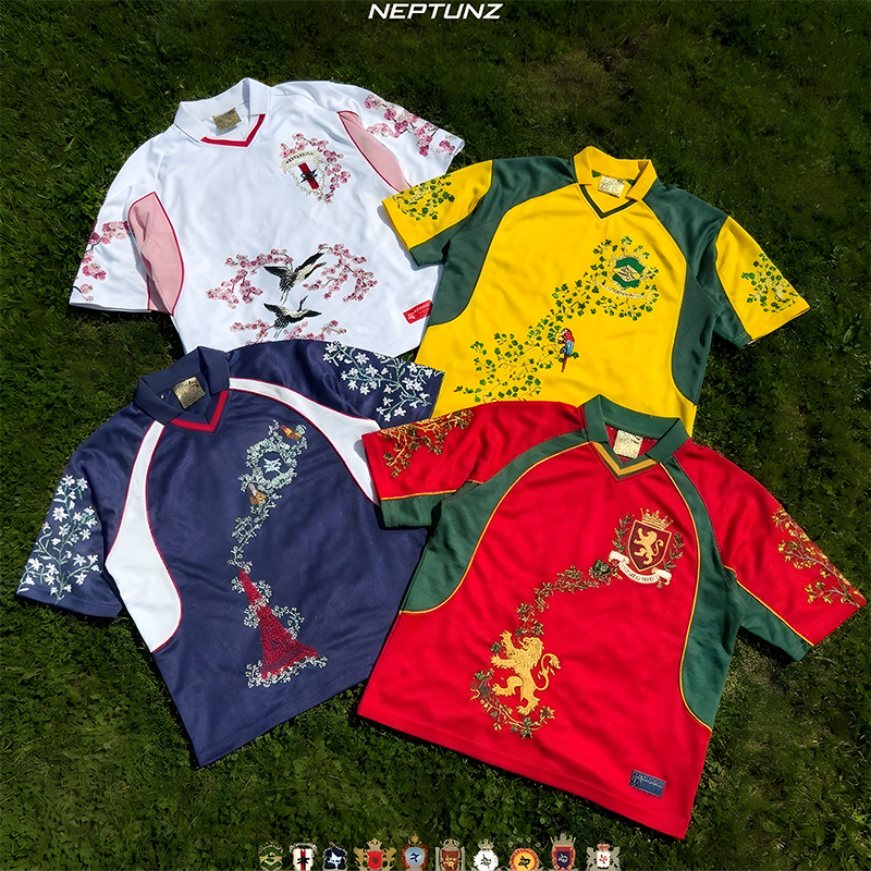 Maillot de football vintage brodé floral, col en V, manches courtes, T-shirt homme, streetwear d'été, Y2K, style Blockcore, coupe ample, décontracté, polo
