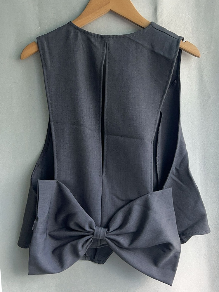 Gilet sans manches gris simple et tendance pour femme, style Y2K, col en V, boutonnage simple, hauts Mujer, nouvelle collection été 2026, vestes amples